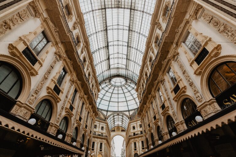 15 Stunning Airbnb in Milan