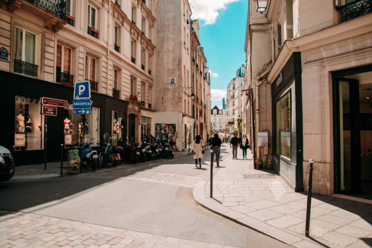 Places to walk around Paris